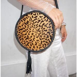 Saudara  Circle Cowhide bag